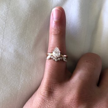 Avianti Jewelry - Jewelry Near Me - La Cañada Flintridge, California Avianti Jewelry - Jewelry Near Me - La Cañada Flintridge, California