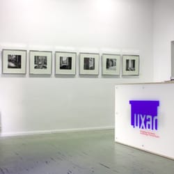 Luxad - Eine Wand für Berliner Künstlerinnen und Künstler. Wechselnde Ausstellungen.