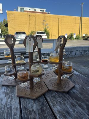 Honeytree Meadery by null