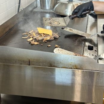 Double N Up - Cooking burger - Burgers Near Me - Los Angeles, California Double N Up - Cooking burger - Burgers Near Me - Los Angeles, California