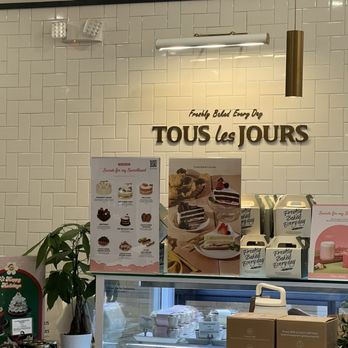 Tous Les Jours - Cute and modern interior - Bakeries Near Me - West Windsor Township, New Jersey