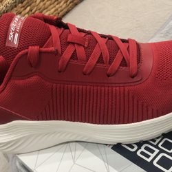 SKECHERS Factory Outlet - Red pair 8.4.23