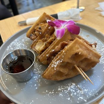 Eggy’s Neighborhood Kitchen - Chicken and Waffles - Breakfast & Brunch Near Me - Berkeley, California Eggy’s Neighborhood Kitchen - Chicken and Waffles - Breakfast & Brunch Near Me - Berkeley, California