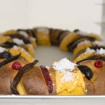 Daily Bread Bakery - Rosca de Reys - Bakeries Near Me - Long Beach, California Daily Bread Bakery - Rosca de Reys - Bakeries Near Me - Long Beach, California