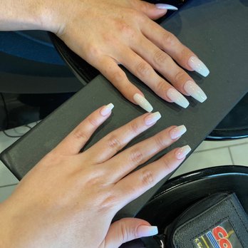 No 5 Nail Spa - Ombre dip nails - Nail Salons Near Me - Centennial, Colorado