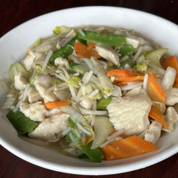 Great Dragon - a white bowl filled with vegetables - Chinese Near Me - Chicago, Illinois Great Dragon - a white bowl filled with vegetables - Chinese Near Me - Chicago, Illinois