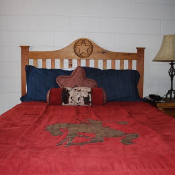 Big Texan Motel - Inside a room at the Big Texan Inn. - Hotels Near Me - Amarillo, Texas Big Texan Motel - Inside a room at the Big Texan Inn. - Hotels Near Me - Amarillo, Texas