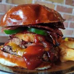 Two20 Taphouse & Grill - Burger and fry's