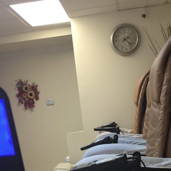 Hilton Nails and Spa - Pedicure Massage Chairs...ohhhhh - Nail Salons Near Me - Laurel, Maryland