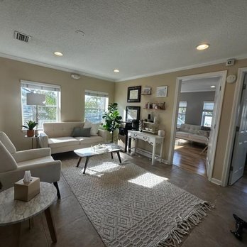 Julia Lockyer - Psychologists Near Me - Jacksonville Beach, Florida