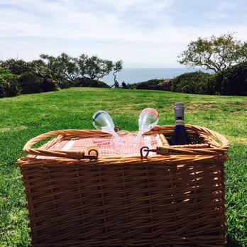 Crescent Bay Point Park - Beautiful views and a romantic atmosphere! :) - Parks Near Me - Laguna Beach, California