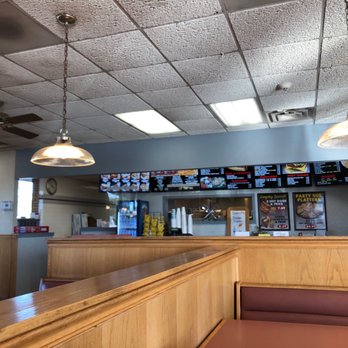 Lemon Tree Casual Dining - the interior of a restaurant - American Near Me - Lemont, Illinois