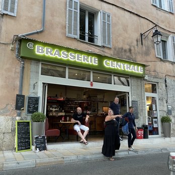 brasserie centrale - French Near Me - La Cadière-d'Azur, 83 brasserie centrale - French Near Me - La Cadière-d'Azur, 83