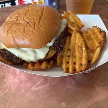 Dalton's Cheeseburgs - Single smash - Burgers Near Me - Denver, Colorado