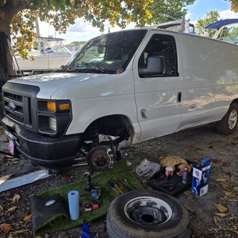 Marcos Mobile Mechanic - Let's put it on the road - Oil Change Stations Near Me - Miami, Florida