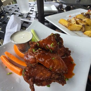 Lucky Lou's Bar & Grill - New American Near Me - Wethersfield, Connecticut Lucky Lou's Bar & Grill - New American Near Me - Wethersfield, Connecticut