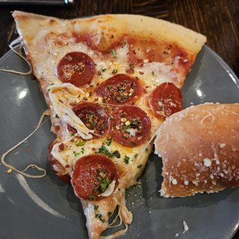 Tiu Steppi's Osteria - Pepperoni pizza with their bread - Italian Near Me - San Antonio, Texas