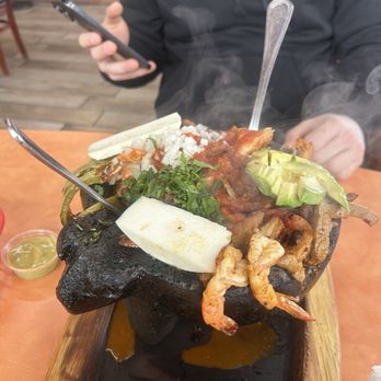 Los Caporales Taqueria - 3 Carnes Molcajete - Mexican Near Me - Livermore, California