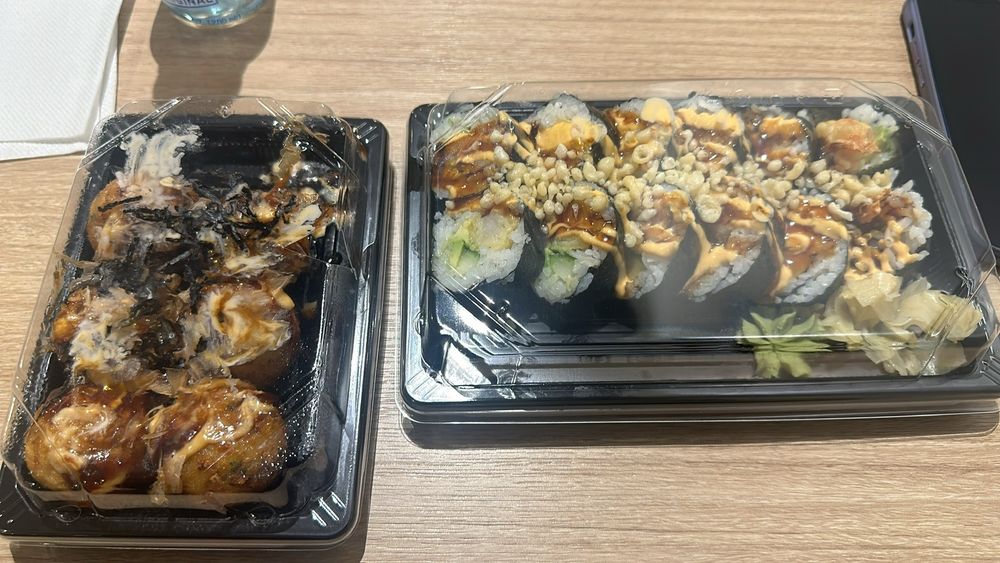 Momo's Sushi & More