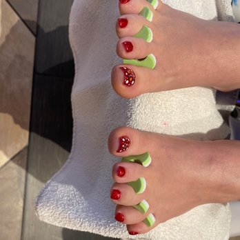 Luxury Nail Bar - Best holiday nails ever! Love how clean the salon is and spaced out we can be. - Waxing Near Me - Portland, Oregon