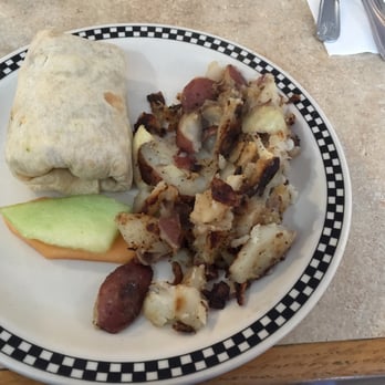 Hallie's Diner - Breakfast burrito minus the salsa, sour cream, etc. - American Near Me - Petaluma, California