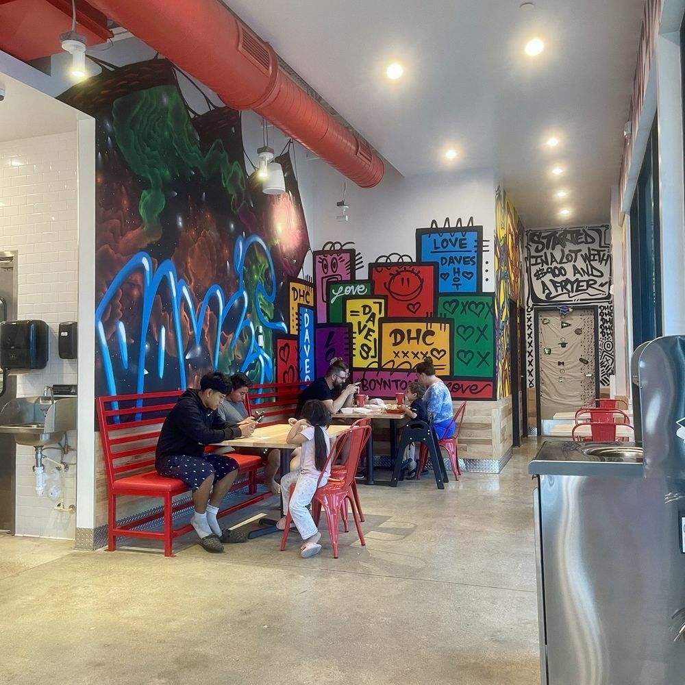 Dave's Hot Chicken - Eating Area - Chicken Shop Near Me - Boynton Beach, Florida