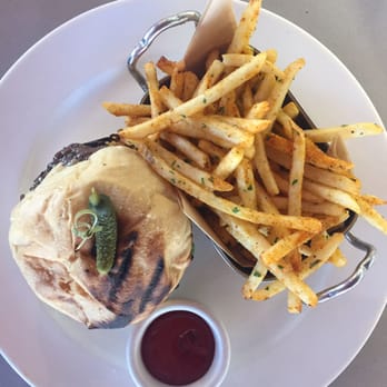 Drake Downtown Bend - Burger sans the bun - New American Near Me - Bend, Oregon Drake Downtown Bend - Burger sans the bun - New American Near Me - Bend, Oregon