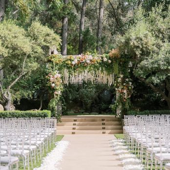 Calamigos Ranch Events - The redwood room. Florals by Wenfloral (@wenfloral IG) #wenfloral - Venues & Event Spaces Near Me - Malibu, California Calamigos Ranch Events - The redwood room. Florals by Wenfloral (@wenfloral IG) #wenfloral - Venues & Event Spaces Near Me - Malibu, California