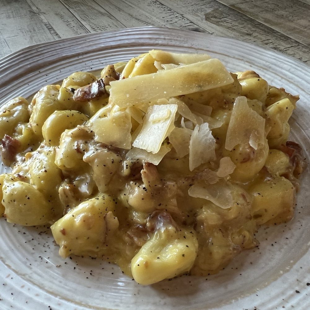 Gnocchi... my friend asked for Carbonara, which is not on the menu. Gnocchi... my friend asked for Carbonara, which is not on the menu.