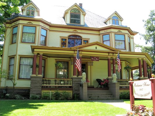 1897 Beekman House Bed and Breakfast by null