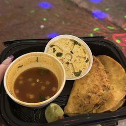 Antojitos La Poblana - Birria tacos