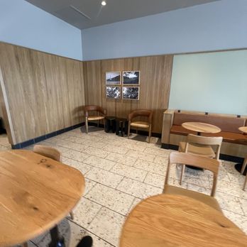 Starbucks - Coffee & Tea Near Me - Bakersfield, California