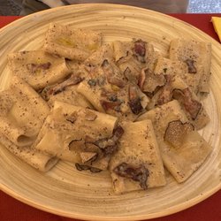 Osteria Dell'angelo di Bernini Cristina e Capaccioli Rossana - Paccheri guanciale, pecorino e tartufo