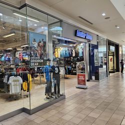 Locker Room by Lids - Storefront