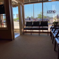 The Mchenry Dentist - Waiting area