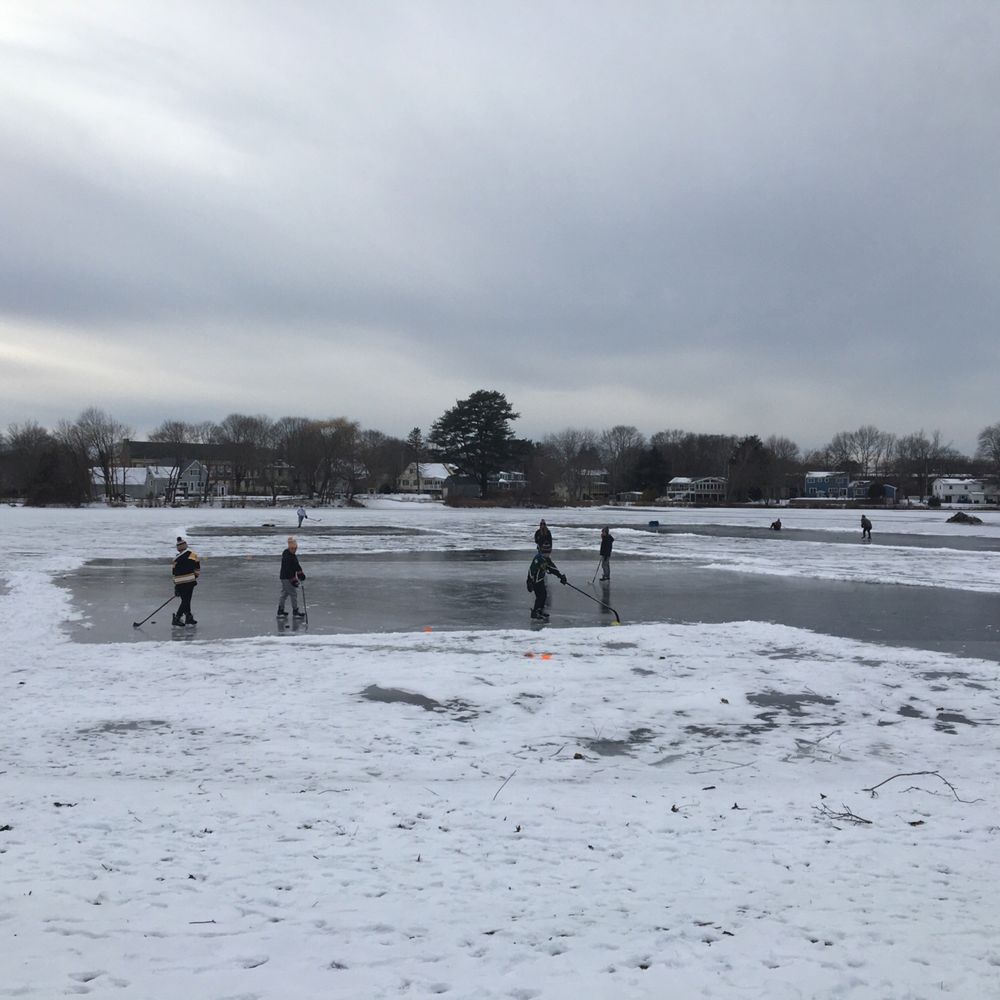 Fulton Pond and Park - Ice hockey & skating on Fulton pond. - Parks Near Me - Mansfield, Massachusetts