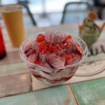 Snowl Cafe - Strawberry snow - Bubble Tea Near Me - Aurora, Colorado