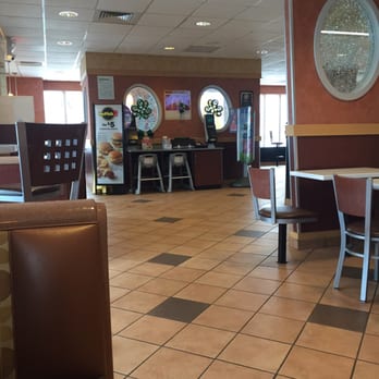 McDonald's - Clean Empty Dining Area at 12pm  3-4-2016 - Fast Food Near Me - Miller Place, New York