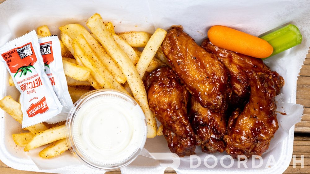 Food from You’re Such A Jerk Wings