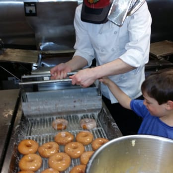 Do-Rite Donuts & Chicken - Donuts Near Me - Chicago, Illinois