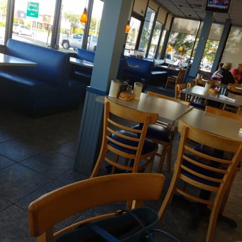 Mamas Kitchen - Inside - Breakfast & Brunch Near Me - Tampa, Florida Mamas Kitchen - Inside - Breakfast & Brunch Near Me - Tampa, Florida