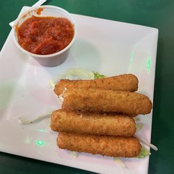 Dunleavy's Restaurant & Cocktail Lounge - Basic mozerella sticks.