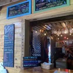 Cleverdale Country Store - Pizzas and ice cream