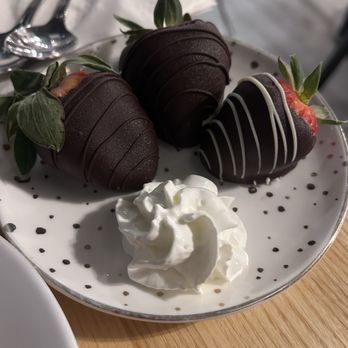 Lulu’s Chocolate Bar - Desserts Near Me - Savannah, Georgia Lulu’s Chocolate Bar - Desserts Near Me - Savannah, Georgia