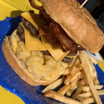 Fat Boy's Roadside Eats - Mac and Cheese Burger - Barbeque Near Me - Ooltewah, Tennessee Fat Boy's Roadside Eats - Mac and Cheese Burger - Barbeque Near Me - Ooltewah, Tennessee