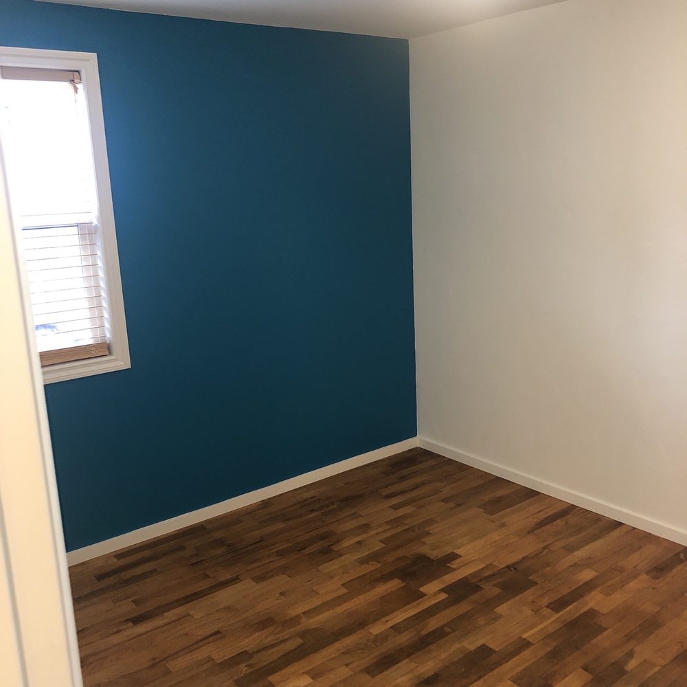 Vanhousing Painters - Teal accent wall added - Painters Near Me Vanhousing Painters - Teal accent wall added - Painters Near Me