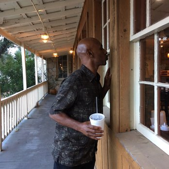 B-Daddy's BBQ - Food so good he kissed the building on the way out - Barbeque Near Me - Helotes, Texas