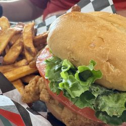 Memaw's Barnyard Cafe - Crispy Chicken Sandwich & Fries