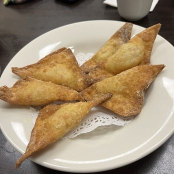 Golden Tree Restaurant - Crab Wonton: mixed with cream cheese. A good value at under $8. - Chinese Near Me - Los Angeles, California