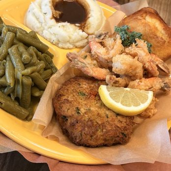 Geneva's Famous Chicken and Cornbread - Lump crab cake, fried shrimp, green beans, mash potatoes & gravy, cornbread cake with strawberry spread - Southern Near Me - Savannah, Georgia